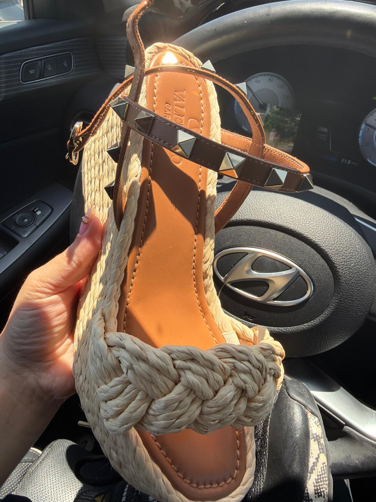 Valentino Garavani Rockstud Braided Leather Espadrille Wedges Size 37