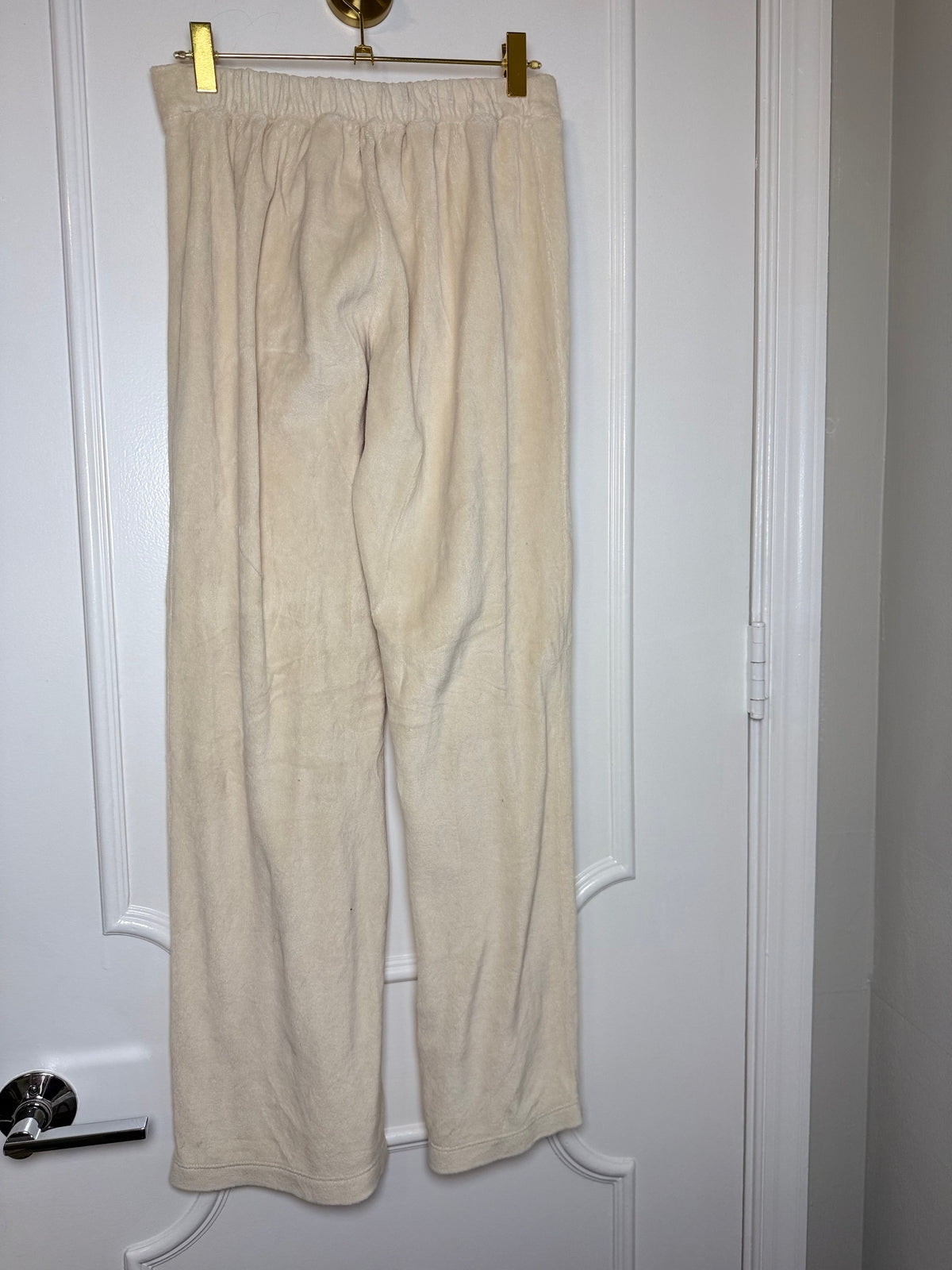 Perfect White Tee Cream Velour Set