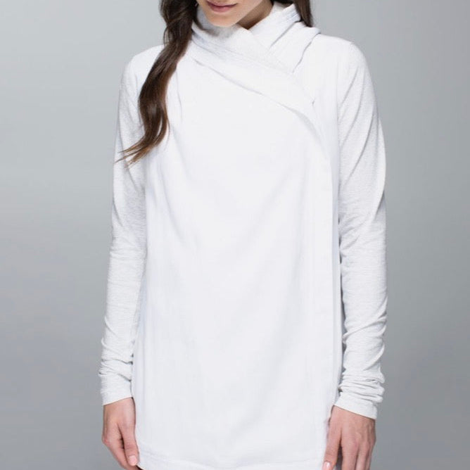 Lululemon Blissed Out Wrap Size 10
White / Heathered White