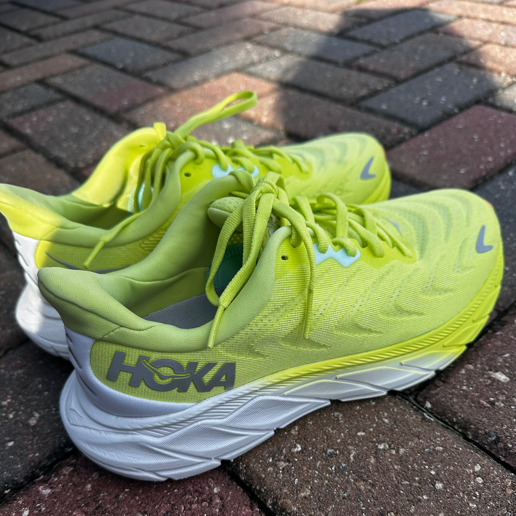 Hoka Arahi 6 Neon Yellow Running Shoes Size 7.5