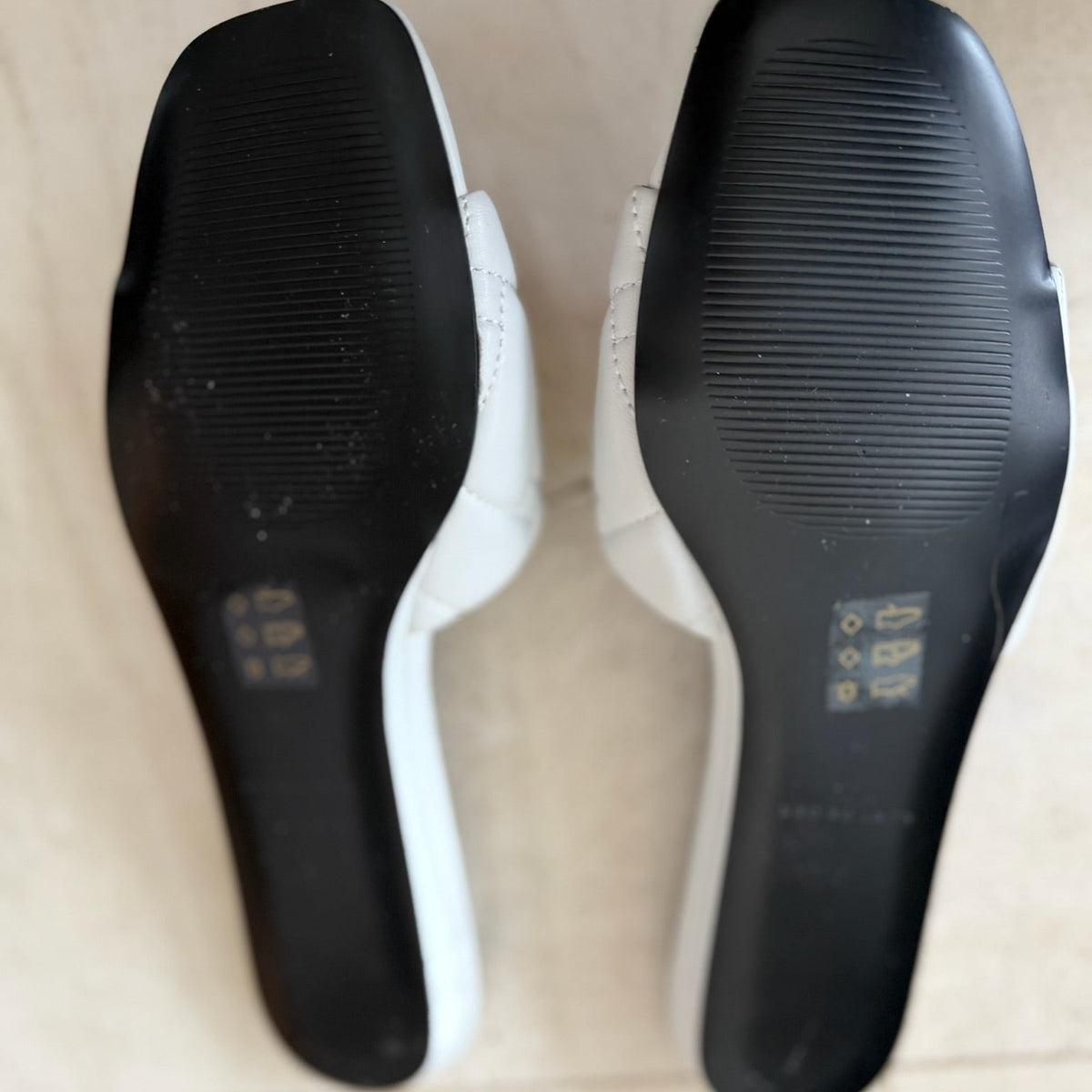 Kurt Geiger London White Quilted Eagle Slides Size 38