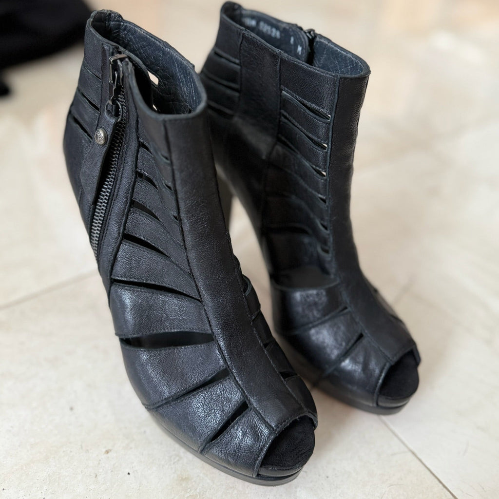 Stuart Weitzman Black Leather Cutout Booties Size 8