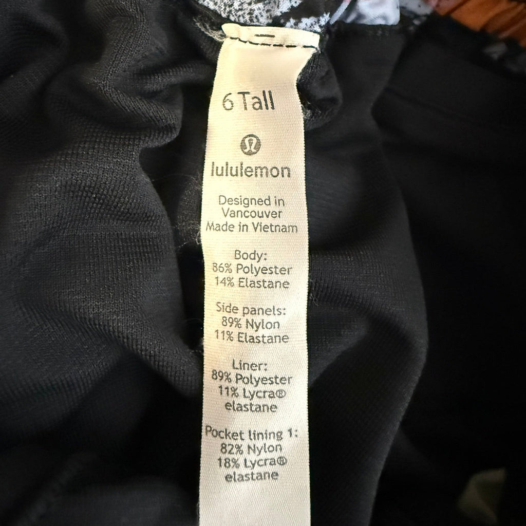 Lululemon Printed Track That Short Size 6 Tall