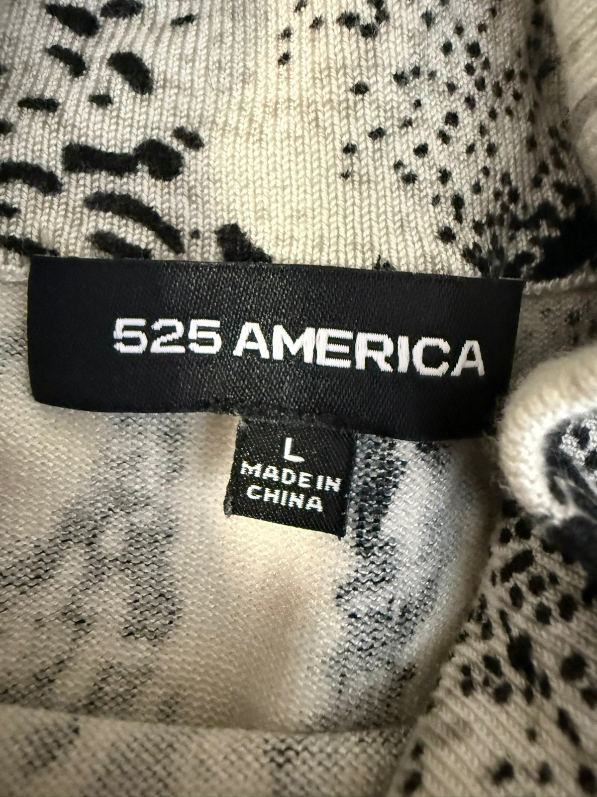 525 America Snakeskin Mock Neck Sweater Size L