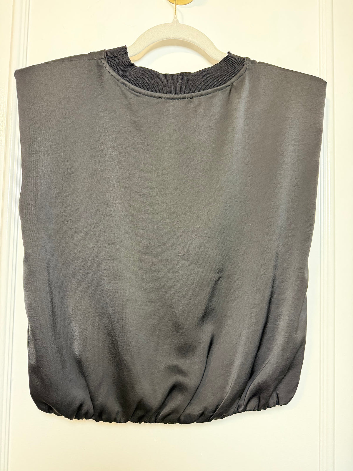 Skies Are Blue Black Padded Shoulder Top Size M