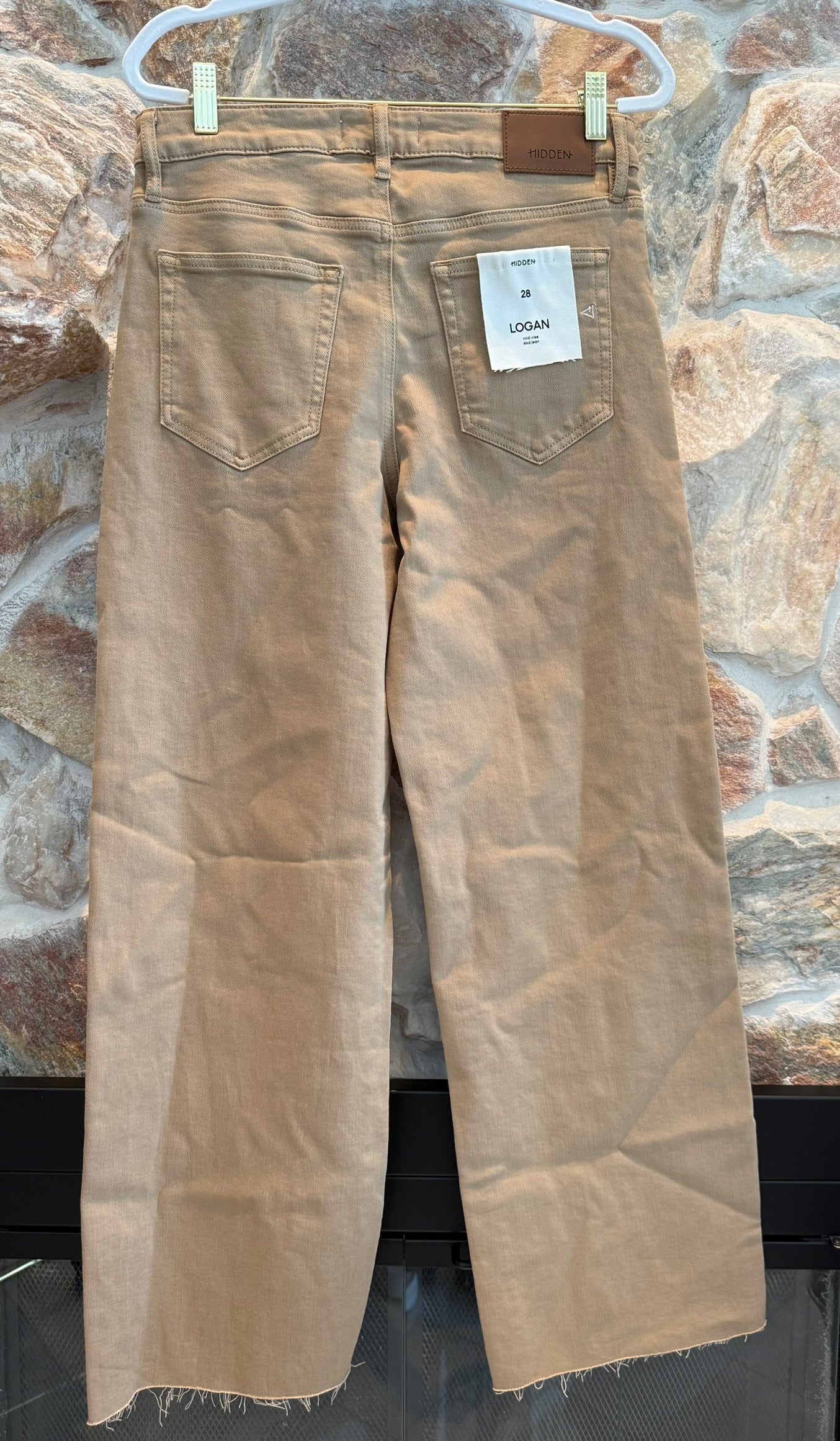 Hidden Almond Wash Clean Stretch 32" inseam Dad jeans Size 28