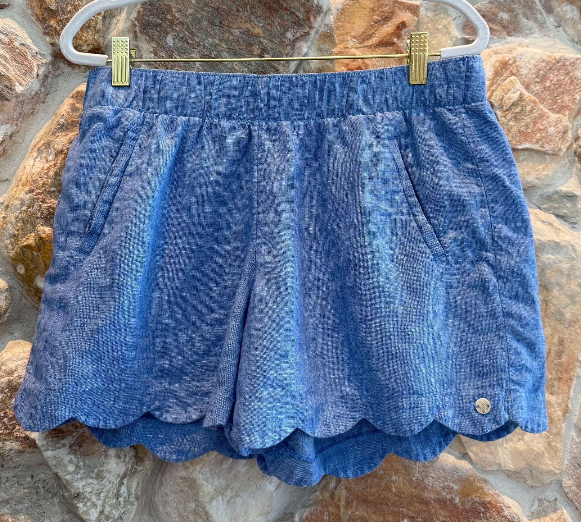 Lilly Pulitzer Brea Linen in Beckon Blue x Sea Salt Scalloped Shorts Size M
