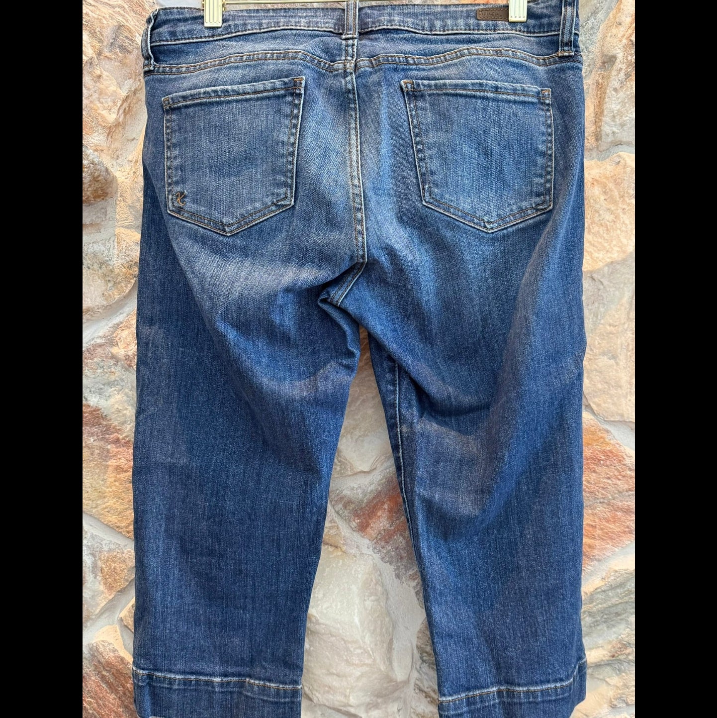 Kut From The Kloth  Natalie Crop Medium Wash Stretch Denim Shorts Size 8