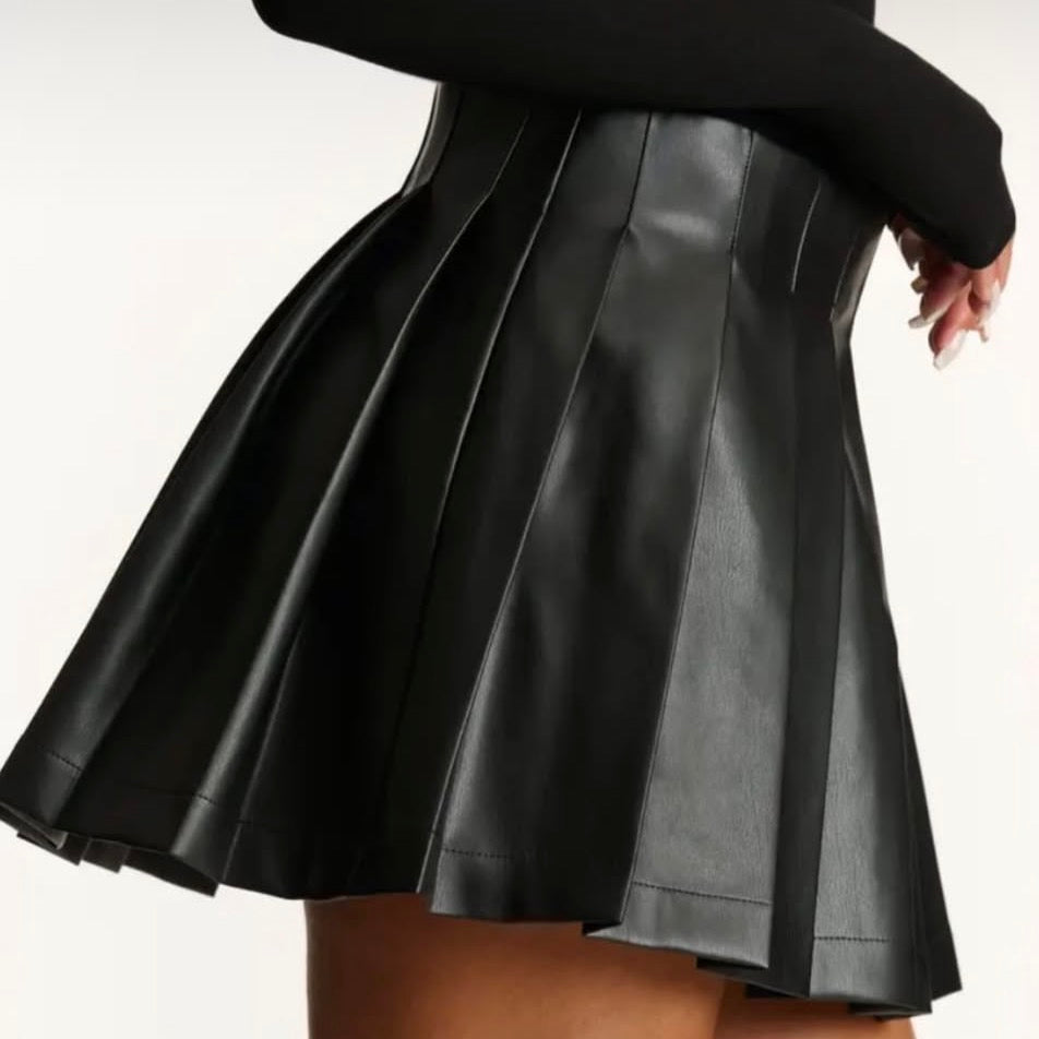 KLD Faux Leather A-Line Mini skort Size Medium