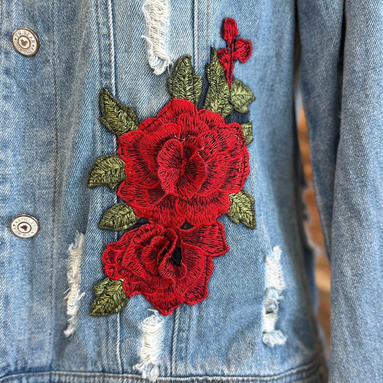 Elan TW Bear Women's Distressed Denim Jean Jacket Floral Patches Size Large