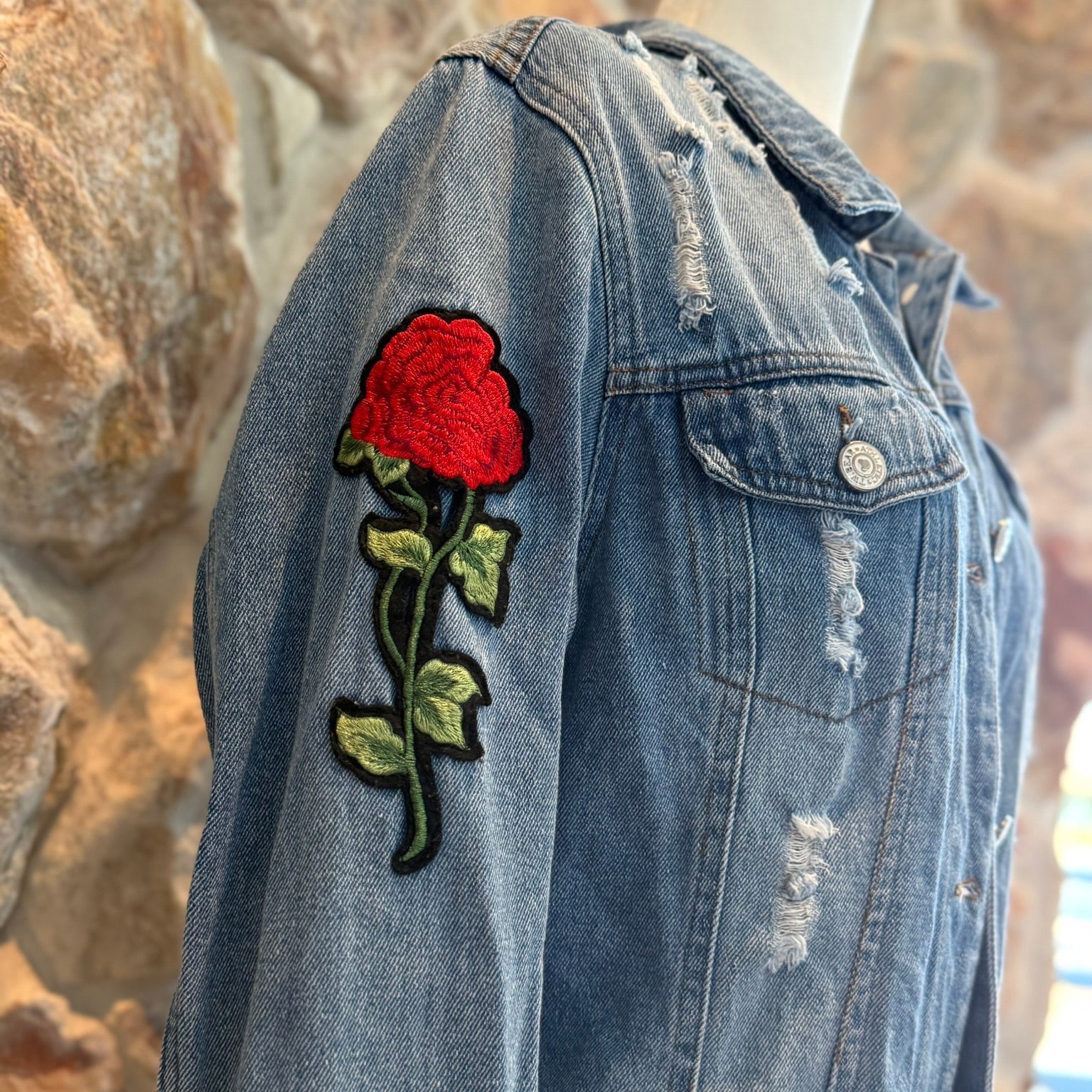 Elan TW Bear Women's Distressed Denim Jean Jacket Floral Patches Size Large