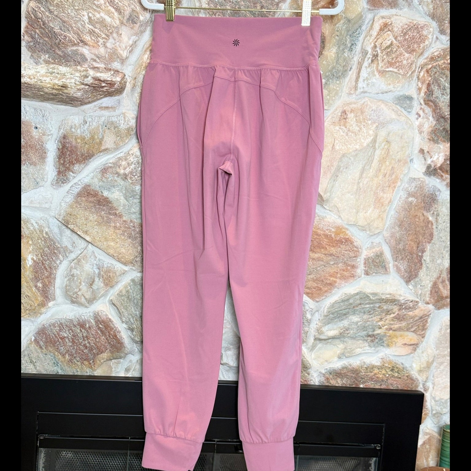 ATHLETA Salutation Jogger Pink Size Medium