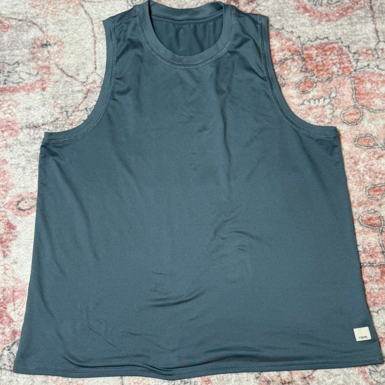 Vuori Performance Sleeveless Tank Top Size Small