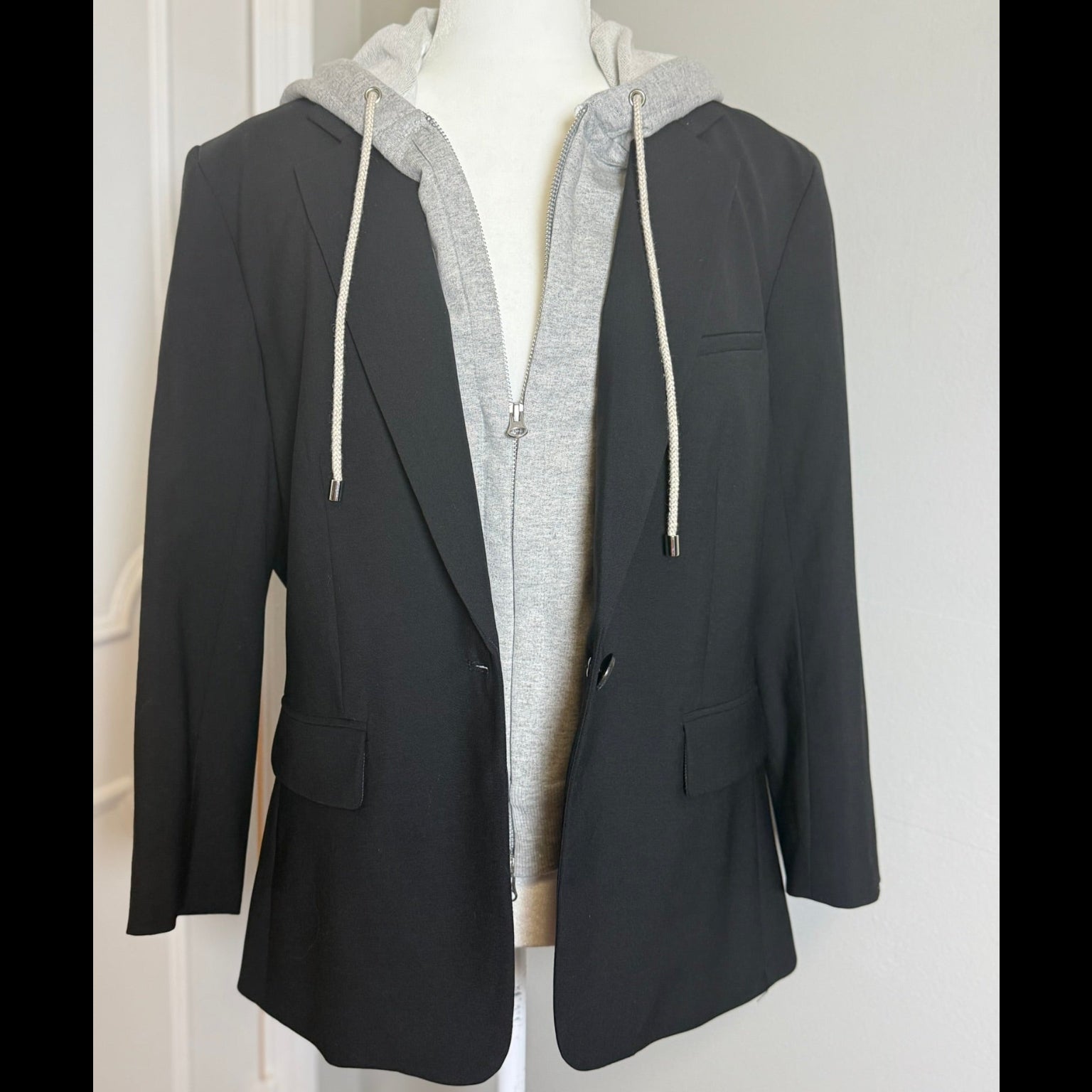 Veronica Beard Schoolboy Blazer with Hoodie Insert Size 16