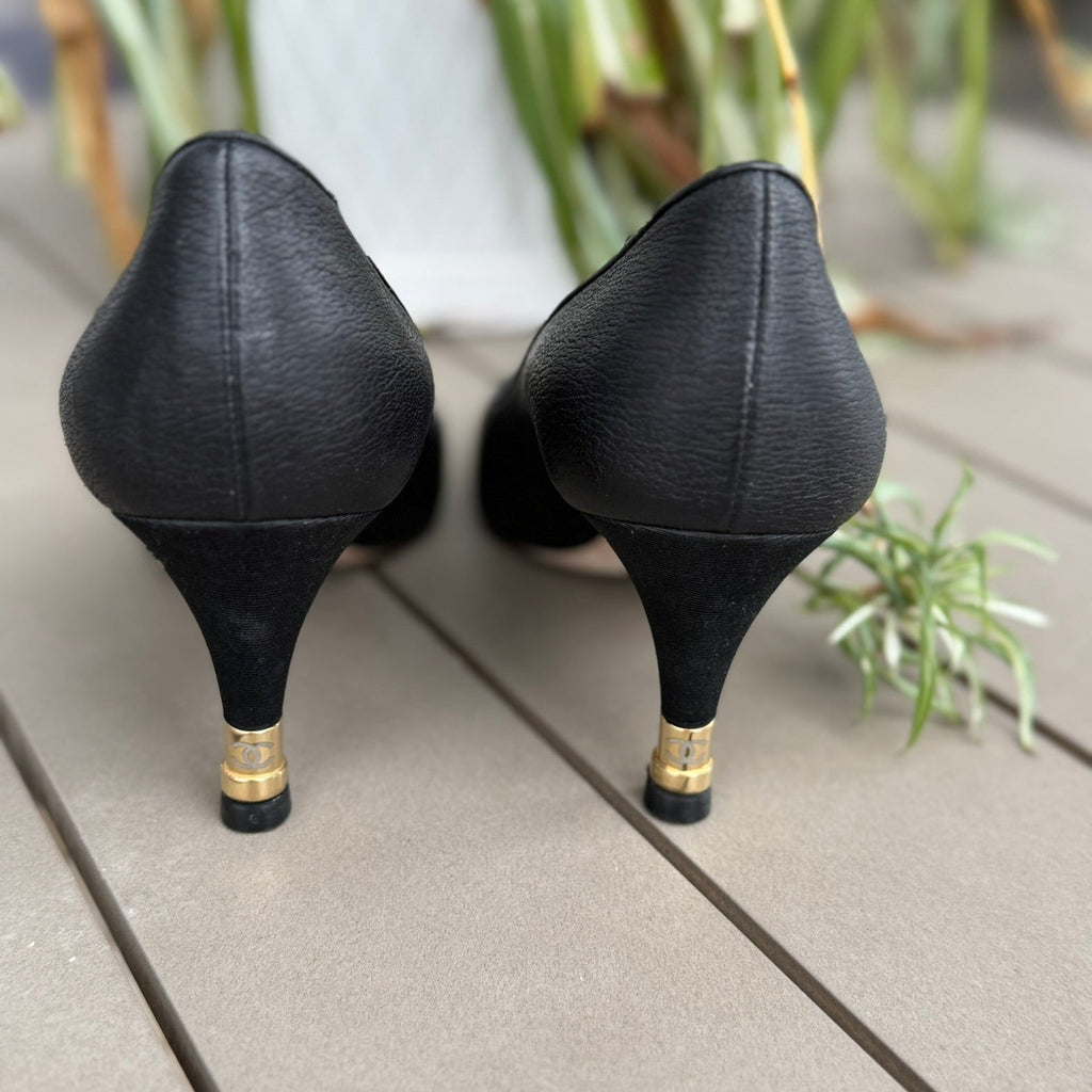 Chanel Cap-Toe Grained Leather Pumps Size 37.5
