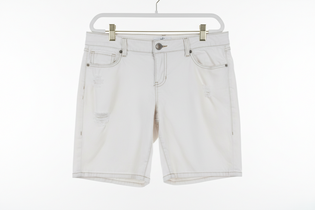 Cabi 5127 Boyfriend Shorts Cream Size 10