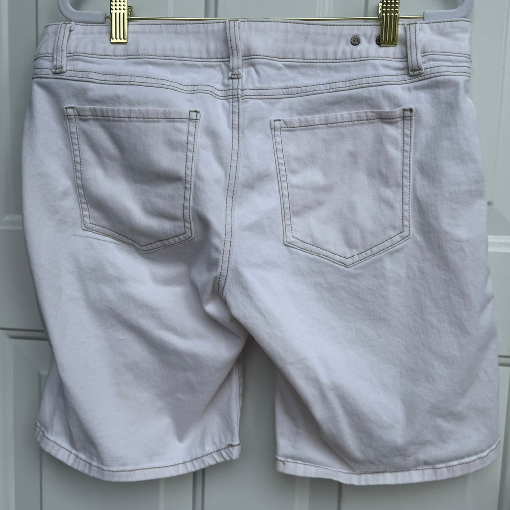 Cabi 5127 Boyfriend Shorts Cream Size 10