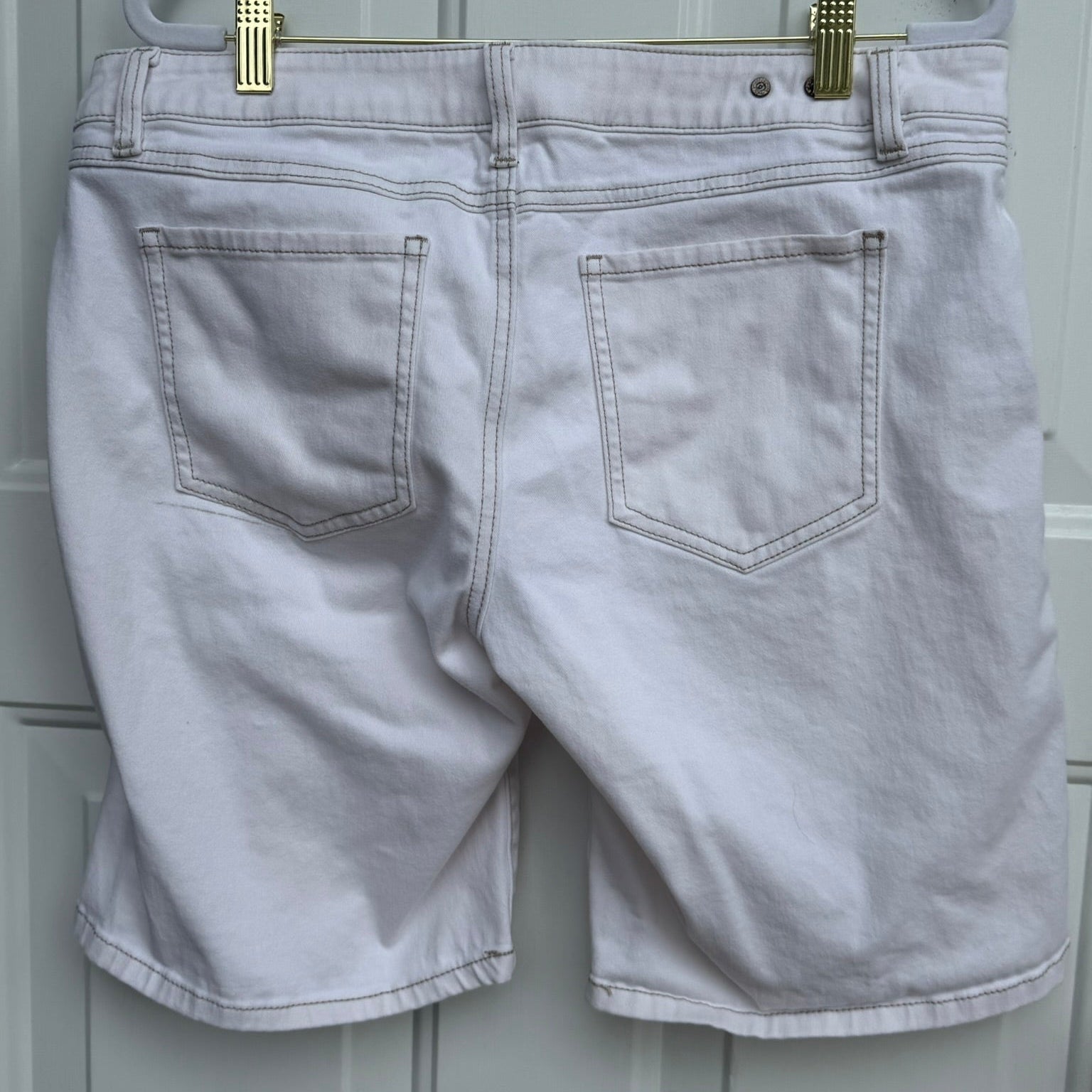 Cabi 5127 Boyfriend Shorts Cream Size 10
