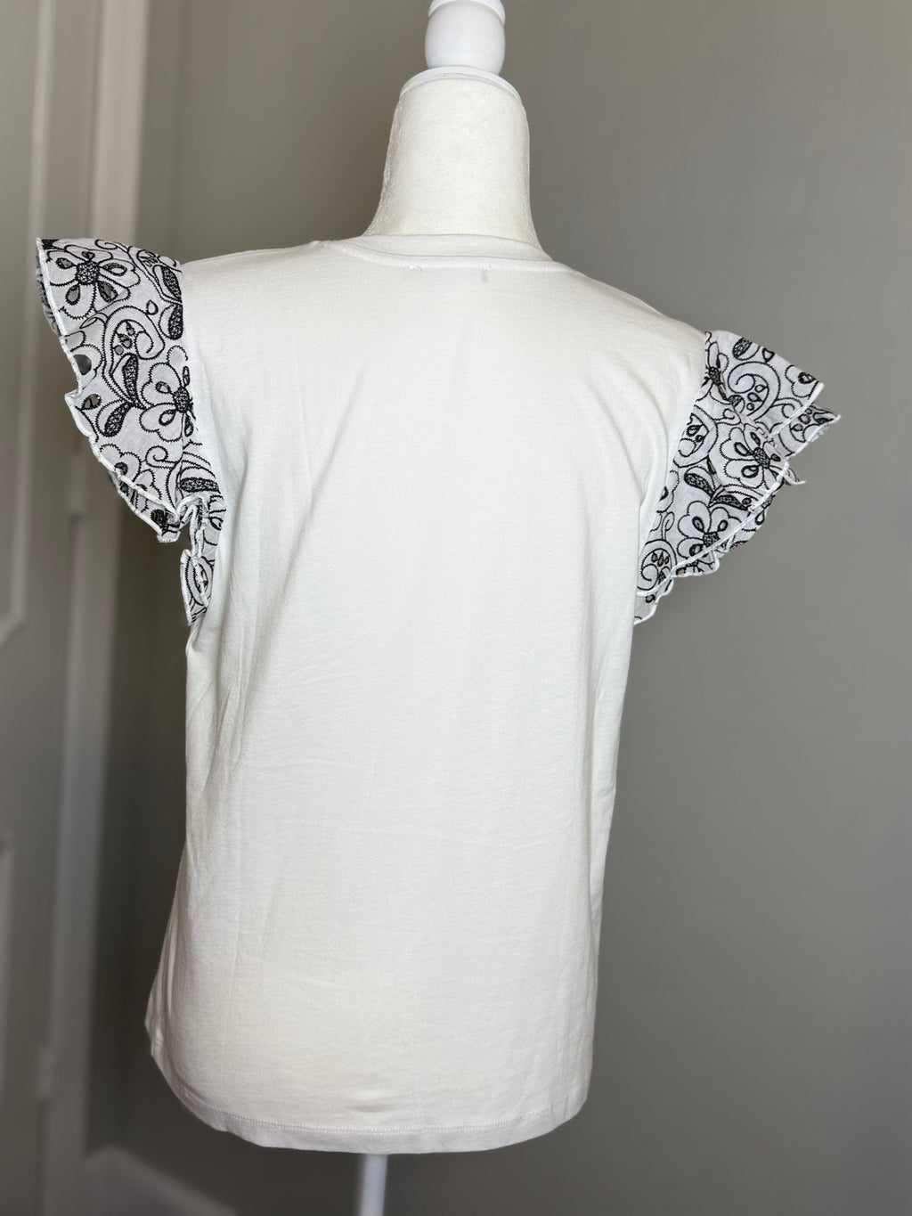 Zara Embroidered Ruffle Sleeve T-Shirt Size Medium