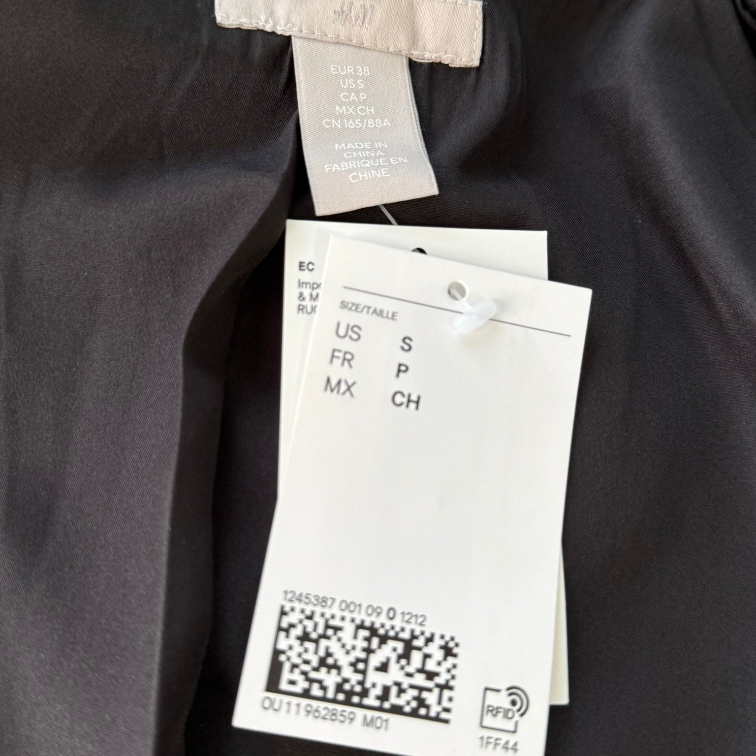 H&M Black Tuxedo Style Blazer Size Small