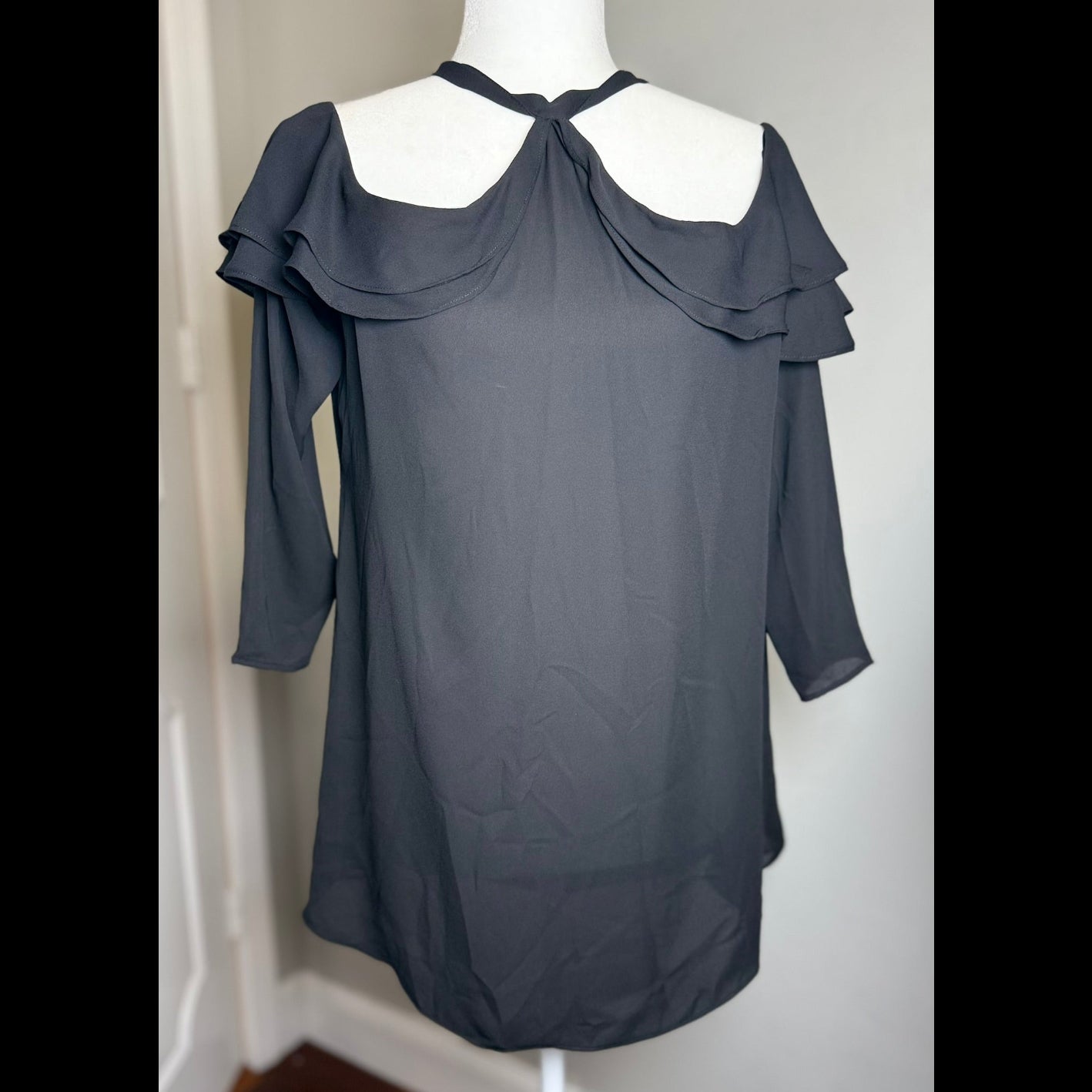 Atina Cristina Black Cold Shoulder Blouse NWT Size Medium