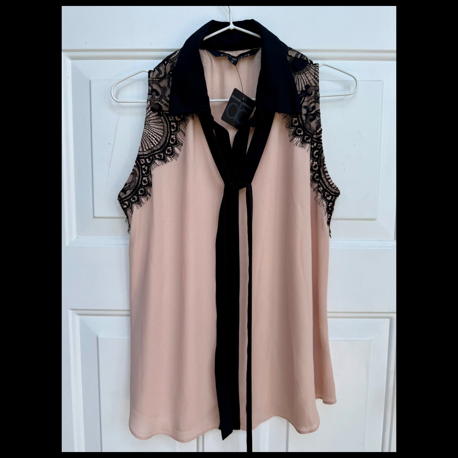 Atina Cristina Sleeveless Lace Trim Blouse NWT Size XS