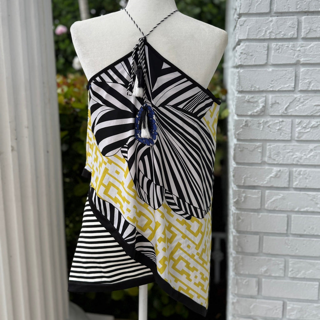 Analili Graphic Print Halter Top Size Medium