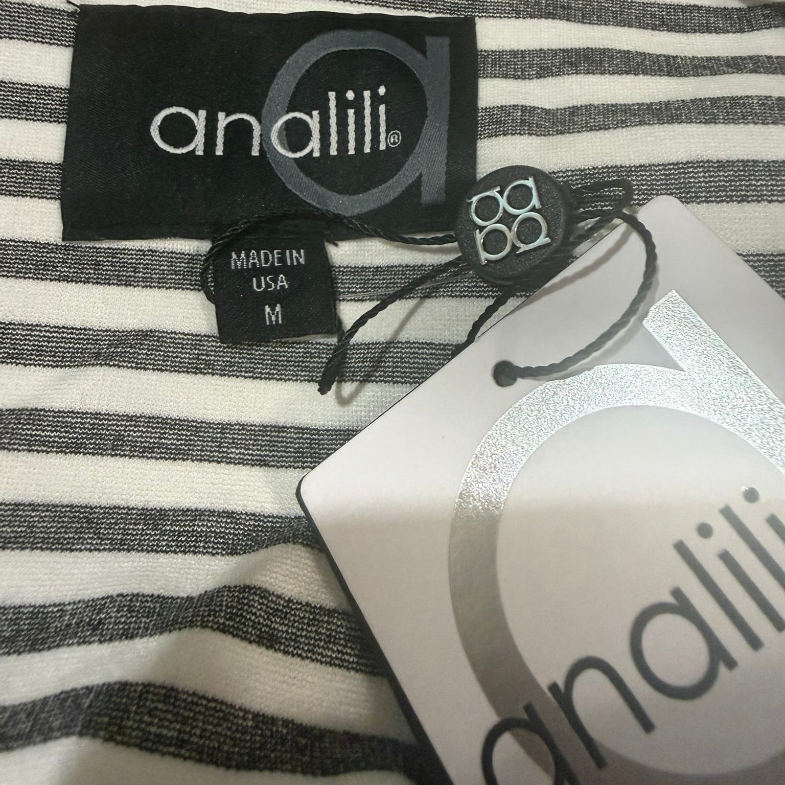Analili Graphic Print Halter Top Size Medium