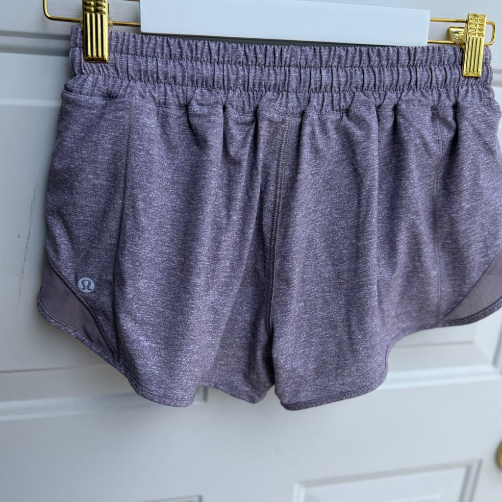Lululemon Hotty Hot Short II *2.5" Size 6