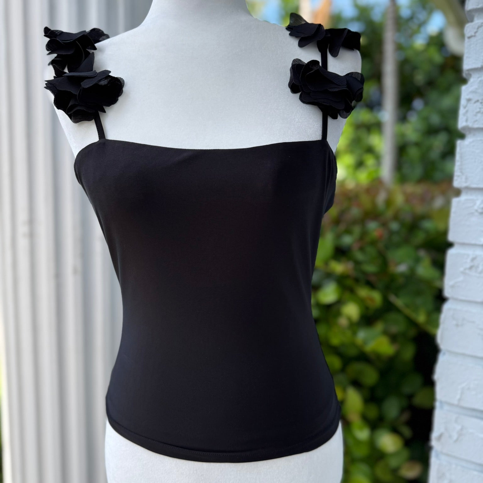 Endless Rose Rosette Shoulder Fitted Top Size Small