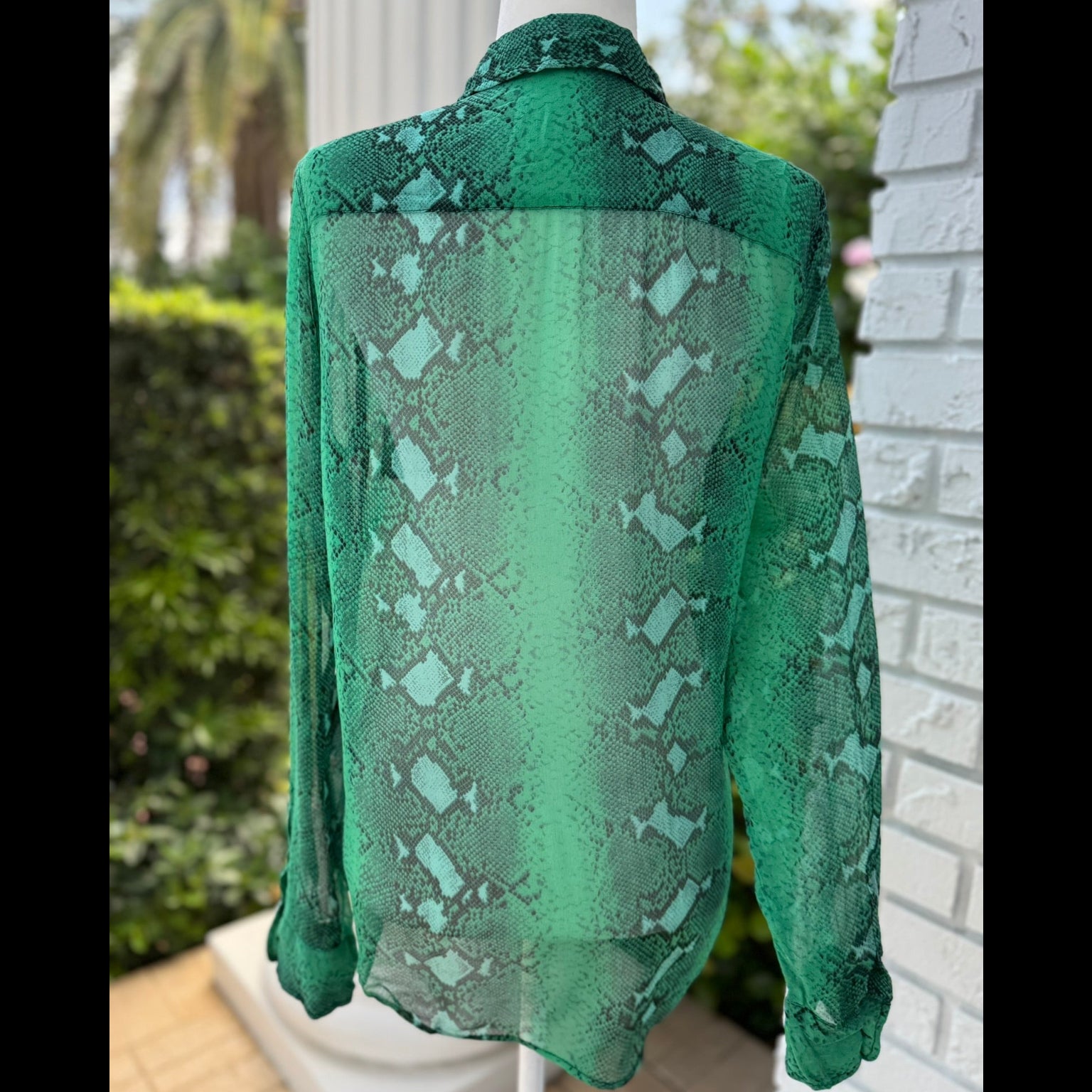 Equipment Femme Silk Snake Print Blouse Size Medium