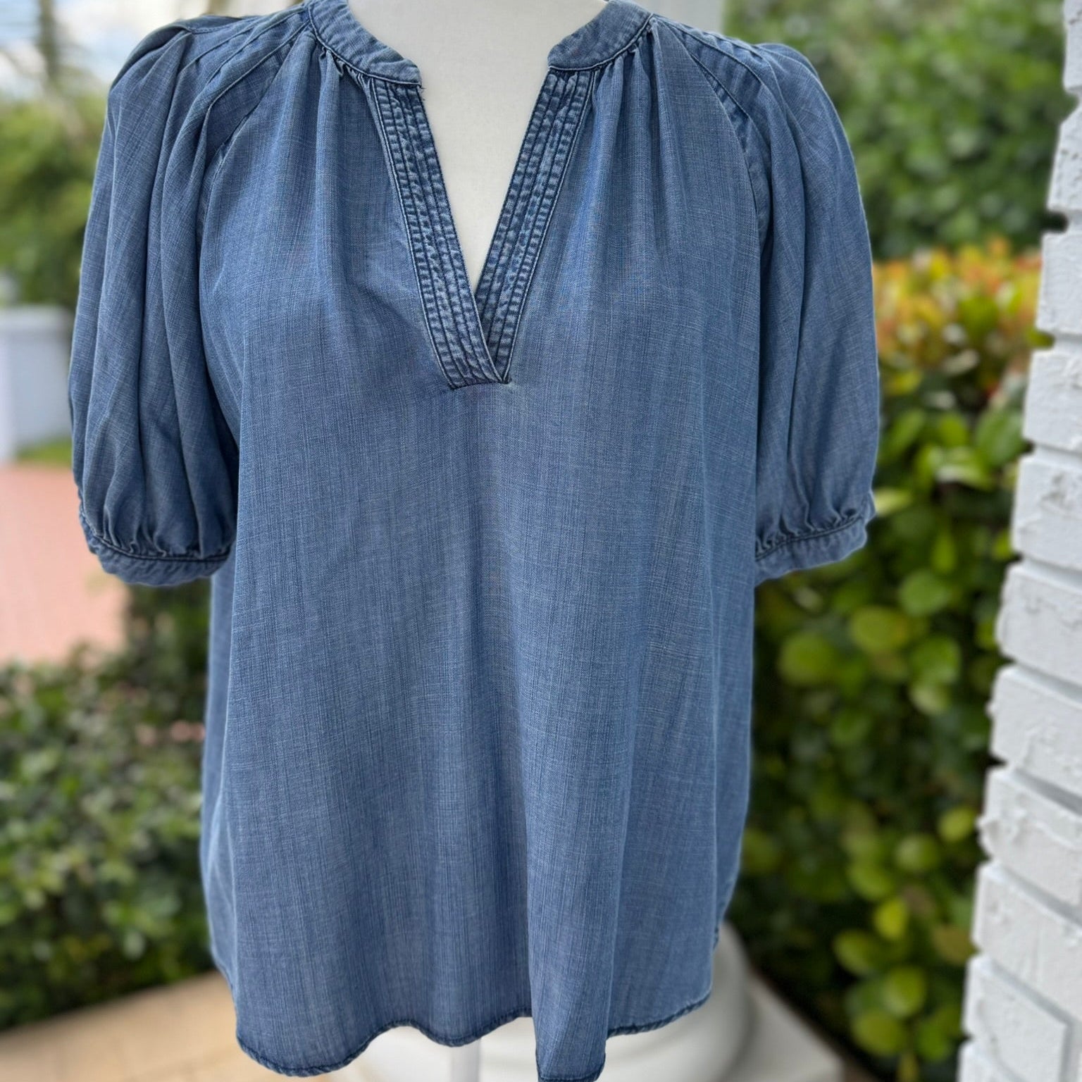 Current Air Tencel V-Neck Top Size Small