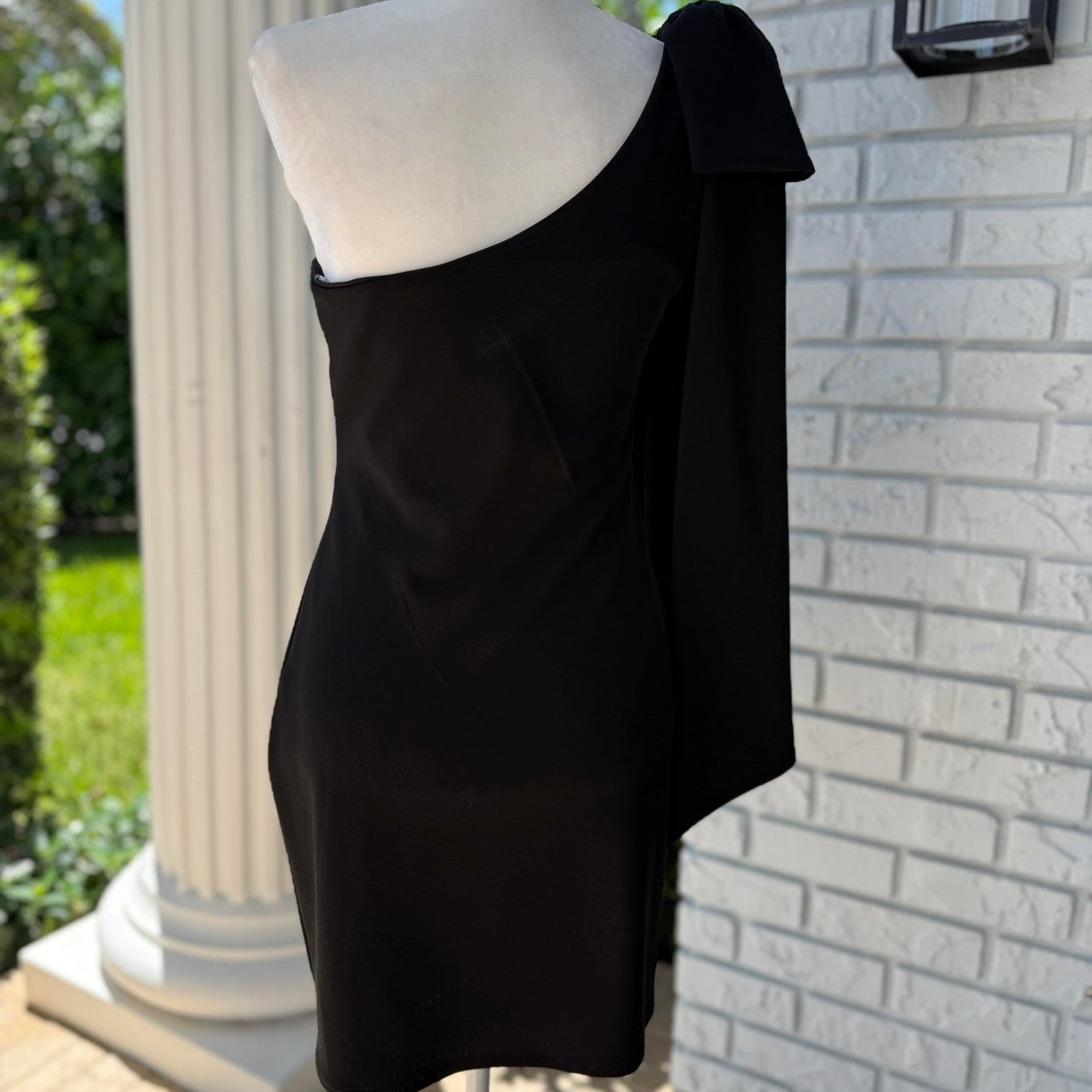 Blue Blush One-Shoulder Black Dress Size Large