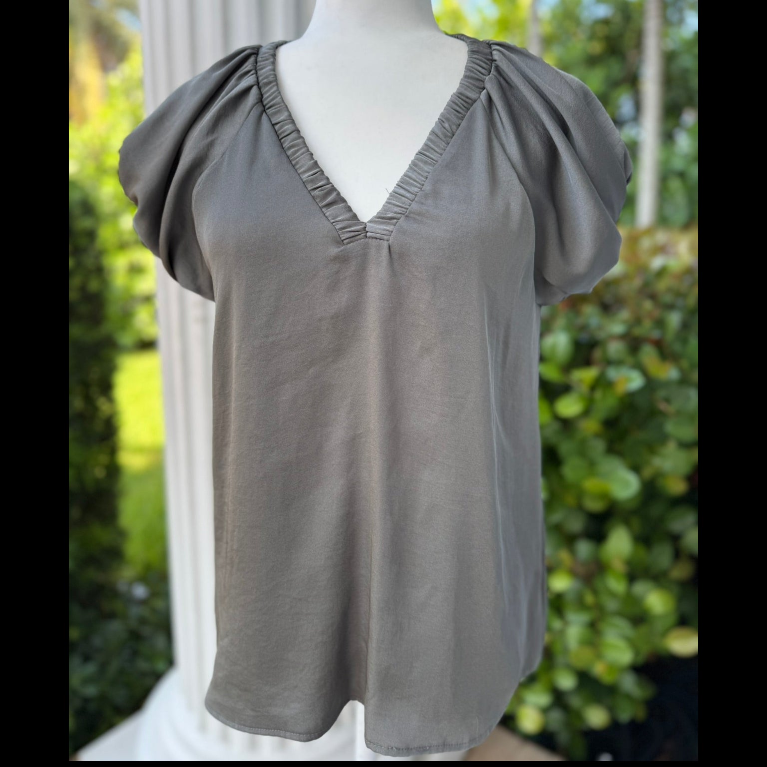 Habit Gray V-Neck Blouse Size Small