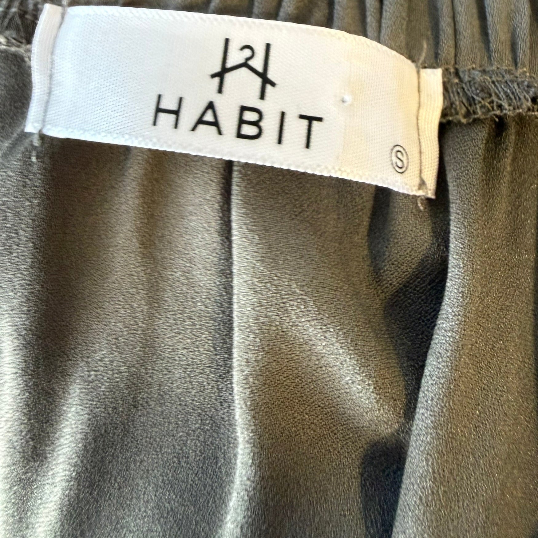 Habit Gray V-Neck Blouse Size Small