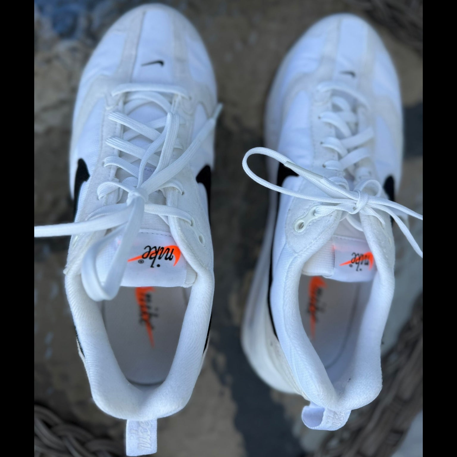 Nike Air Max Dawn White Black Size 7.5