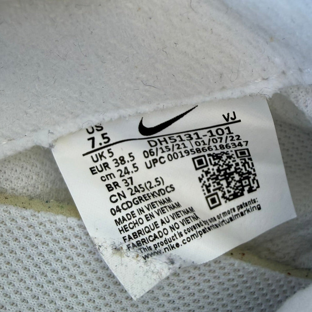 Nike Air Max Dawn White Black Size 7.5