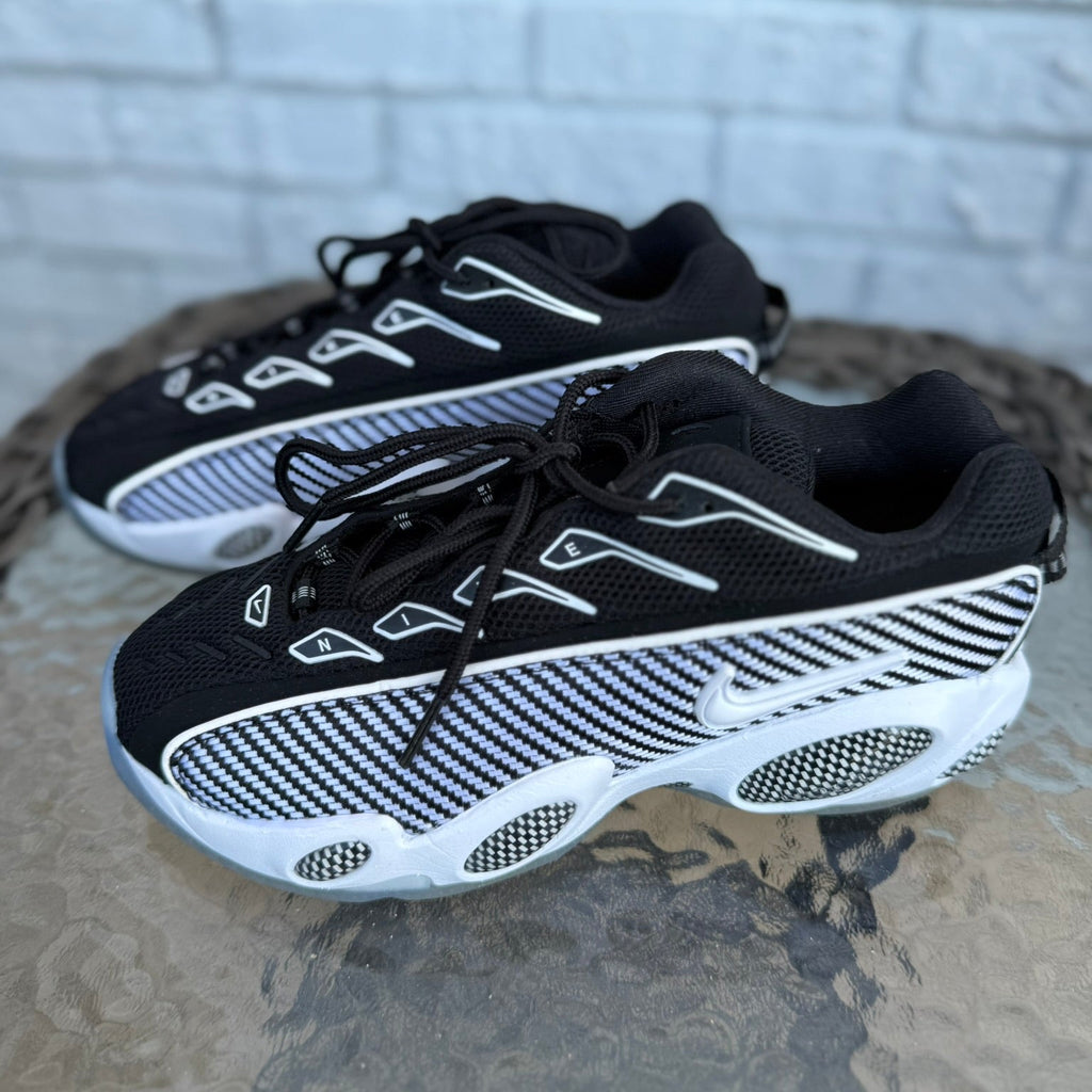 Nike Air Kukini SE Black/White Sneakers Size 7.5