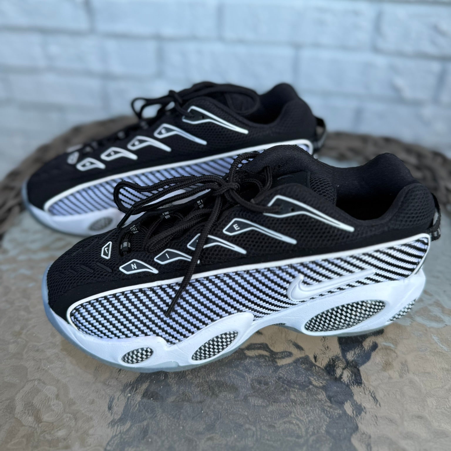 Nike Air Kukini SE Black/White Sneakers Size 7.5