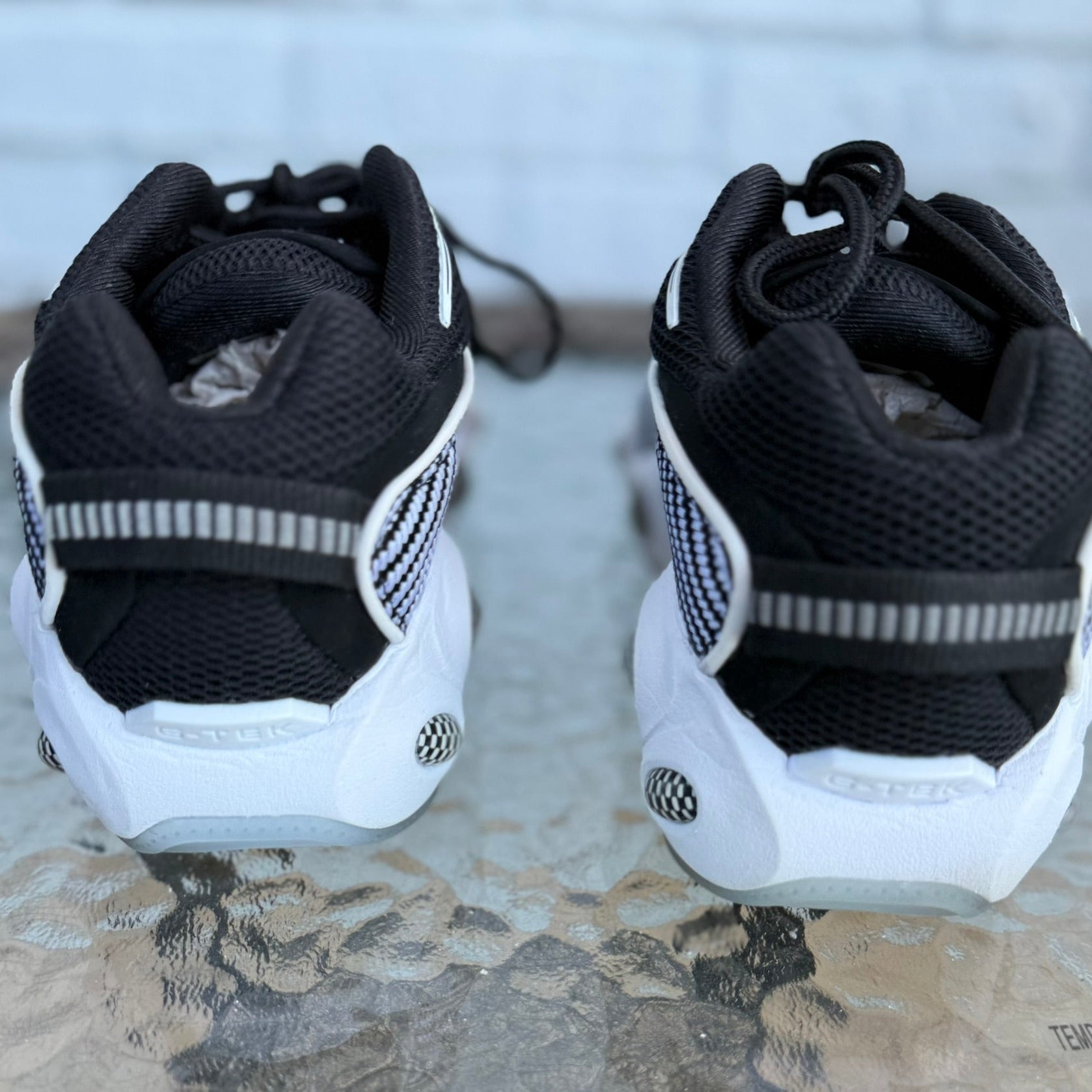 Nike Air Kukini SE Black/White Sneakers Size 7.5