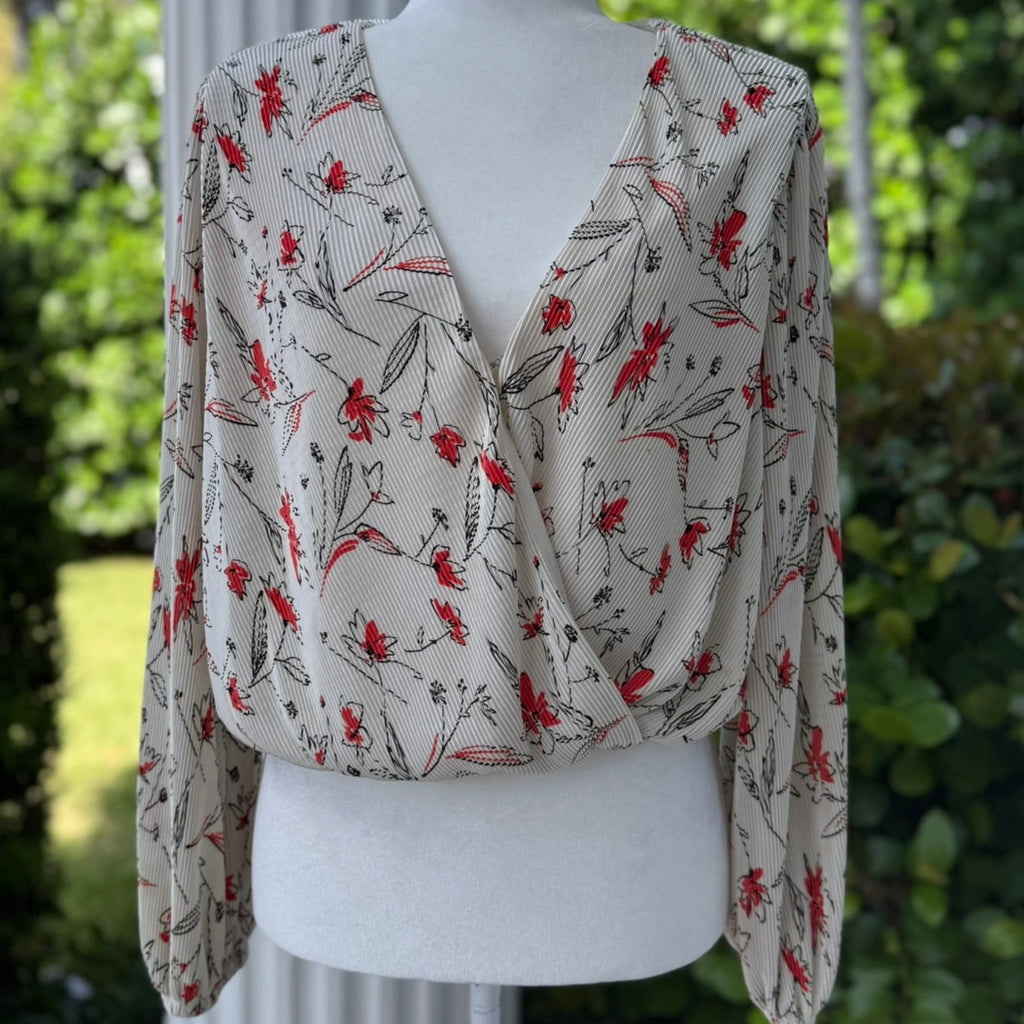 ASTR The Label Pleated Floral Wrap Top Size Medium