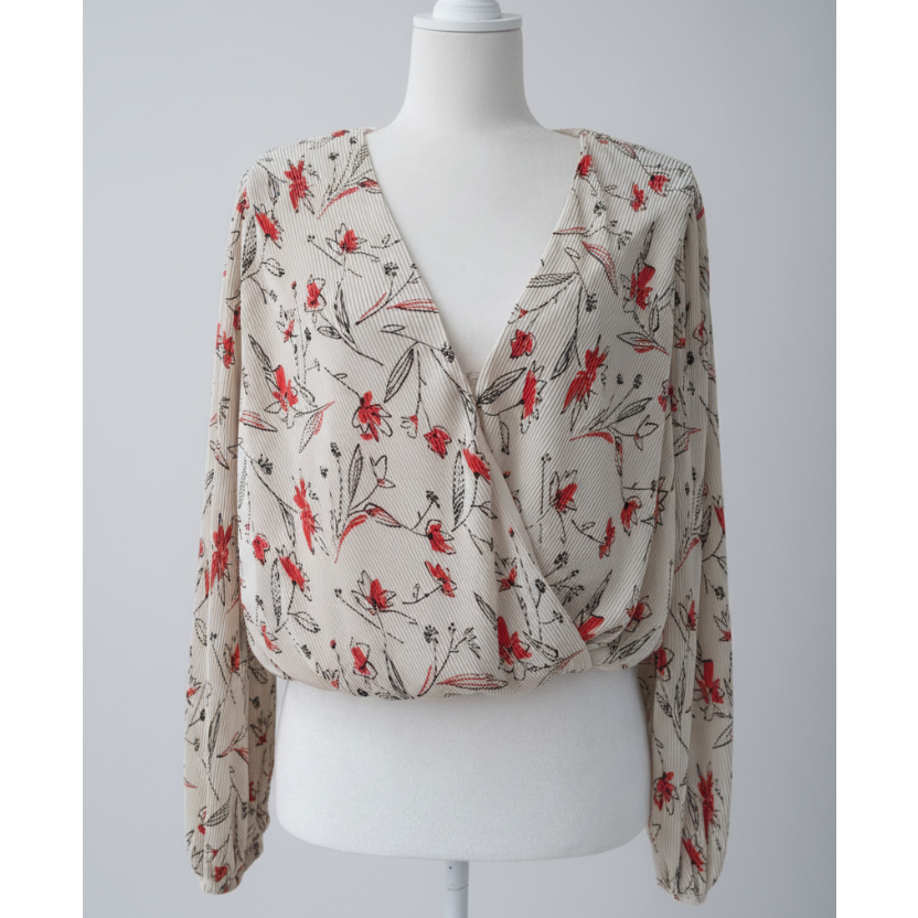 ASTR The Label Pleated Floral Wrap Top Size Medium