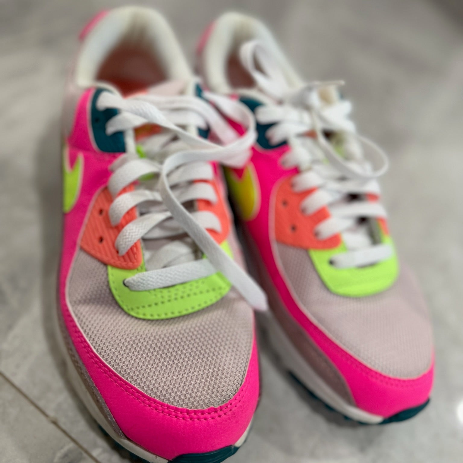 Nike Air Max 90 Sneakers Size 8.5