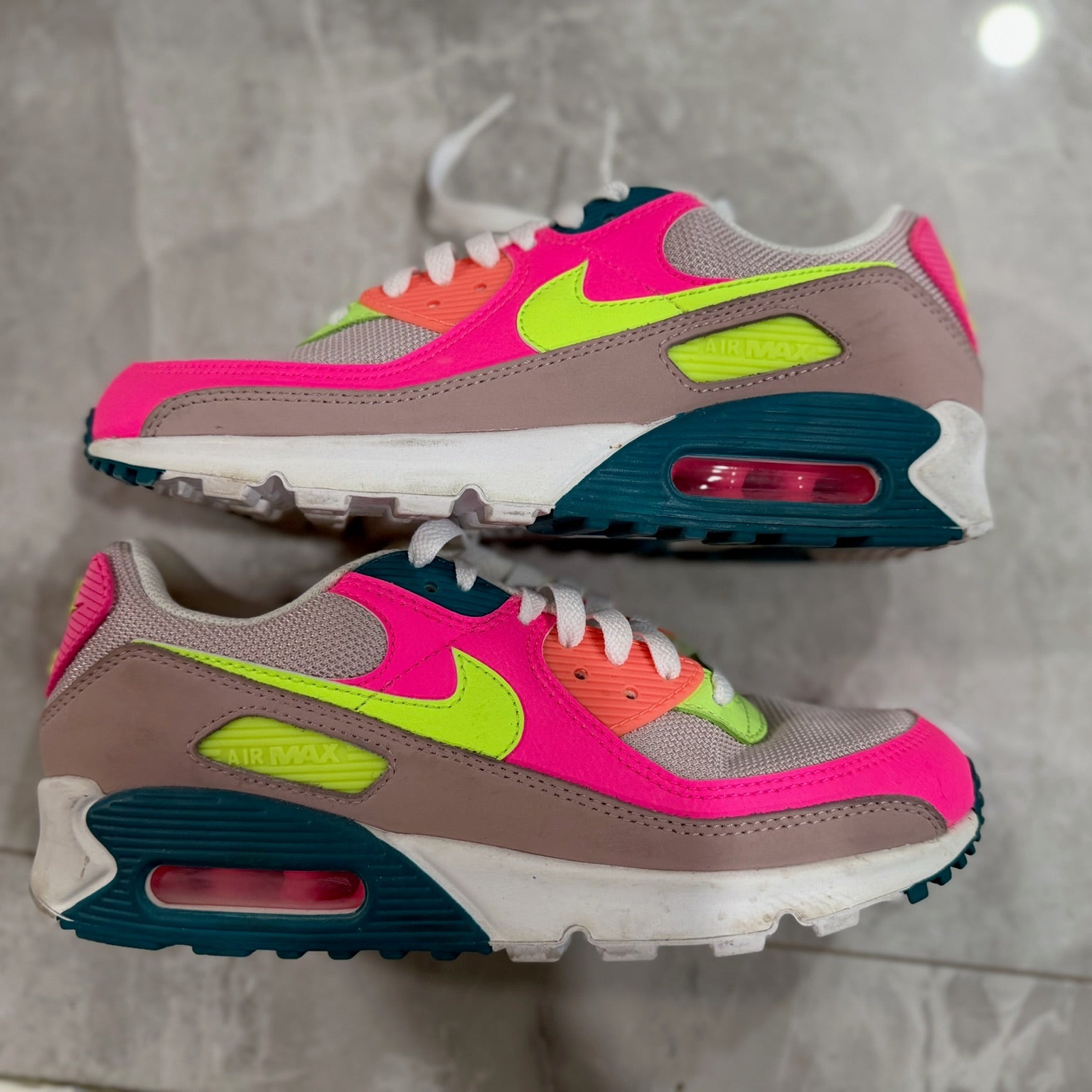 Nike Air Max 90 Sneakers Size 8.5