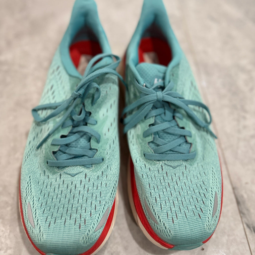 Hoka Clifton 8 Running Shoes Size 8.5