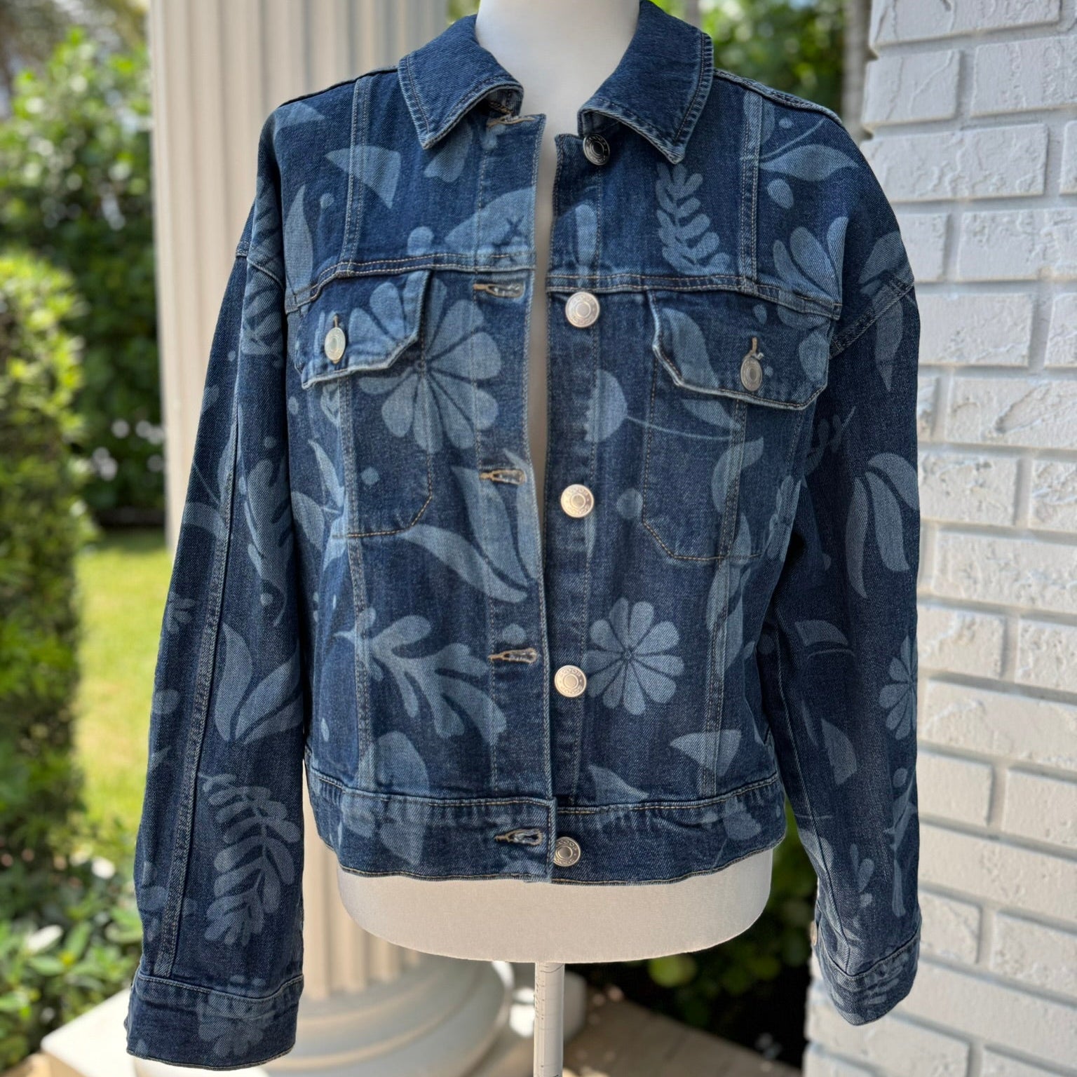 Scoop Floral Print Denim Jacket Size Medium
