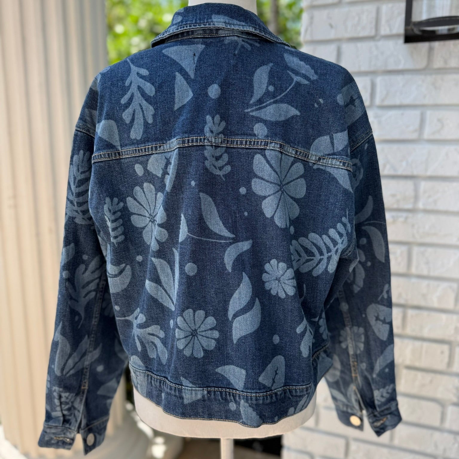 Scoop Floral Print Denim Jacket Size Medium