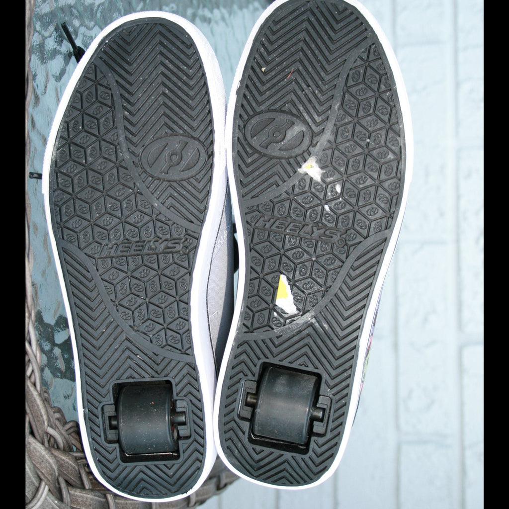 Heelys Star Wars The Mandalorian Sneakers Size YTH 6 (Est: US Women's 7.5-8)