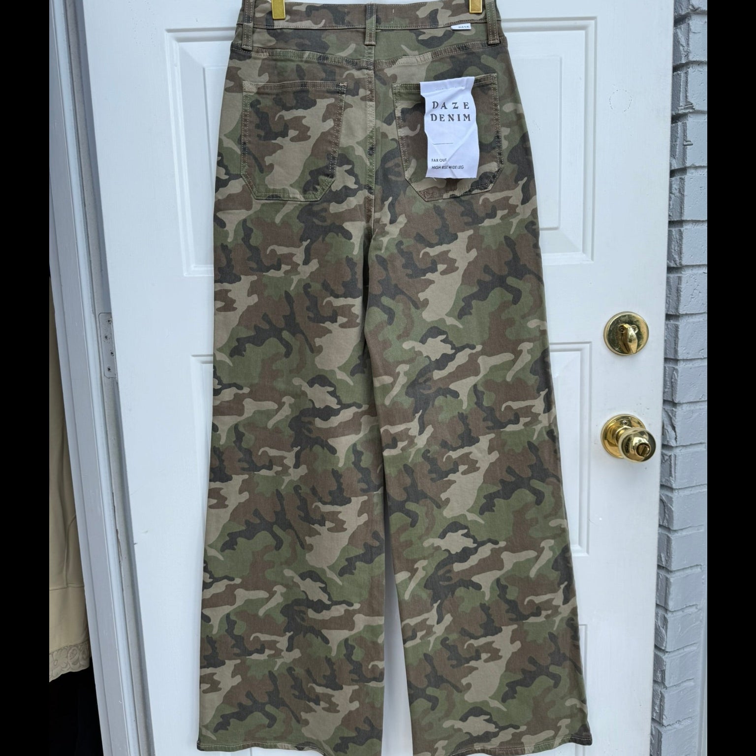 Daze FarOut Camo Patch Pocket Jeans Size 27
