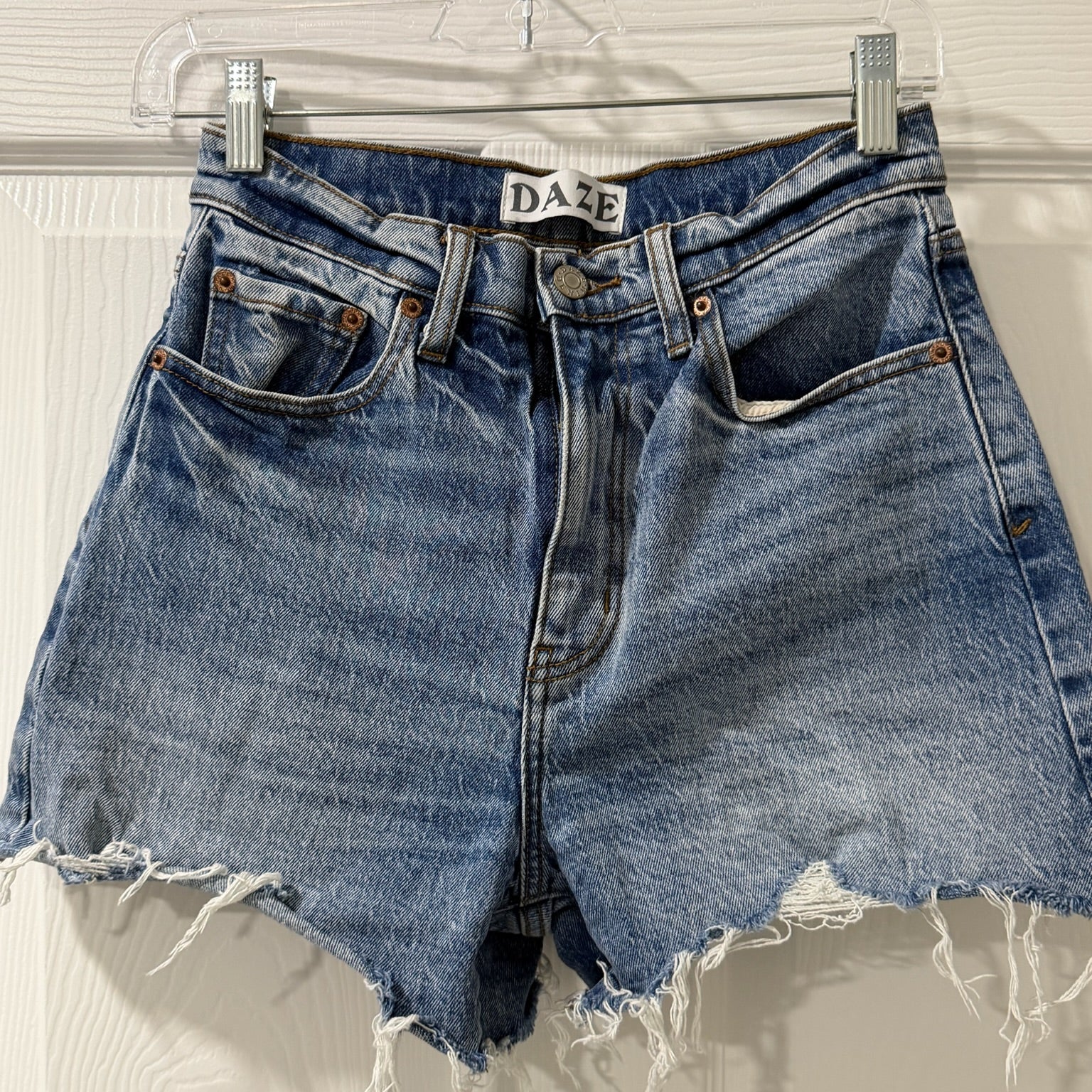 Daze Denim High Rise Distressed Shorts – Medium Wash, Raw Hem, Size 25